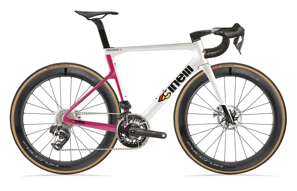 cinelli-pressure-2-bici-strada-aero-carbonio-red-etap-axs-12s image 1