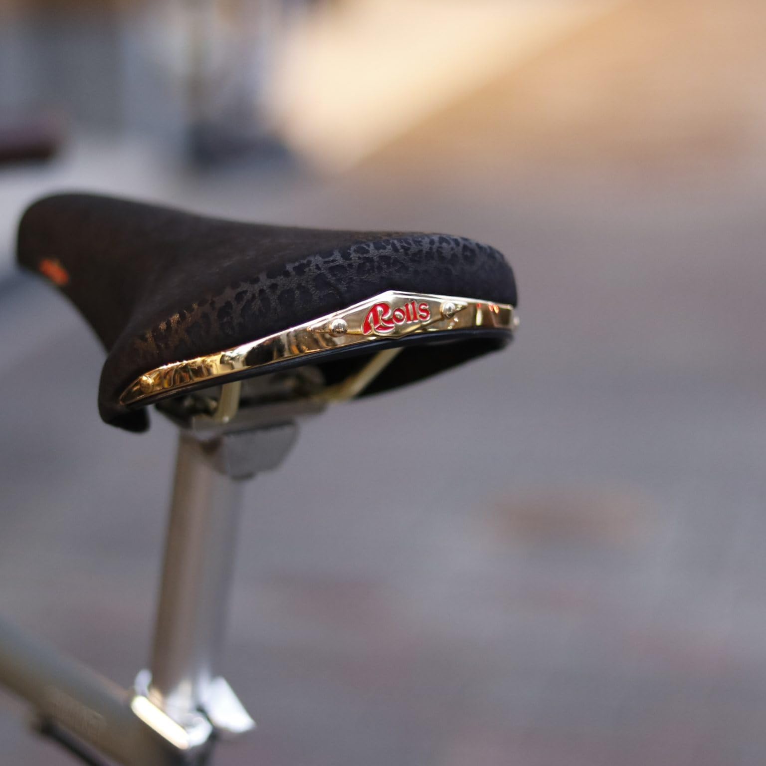 selle-san-marco-rolls-sella-bici-vintage-bottega-pelle-l1-nero-oro image 7