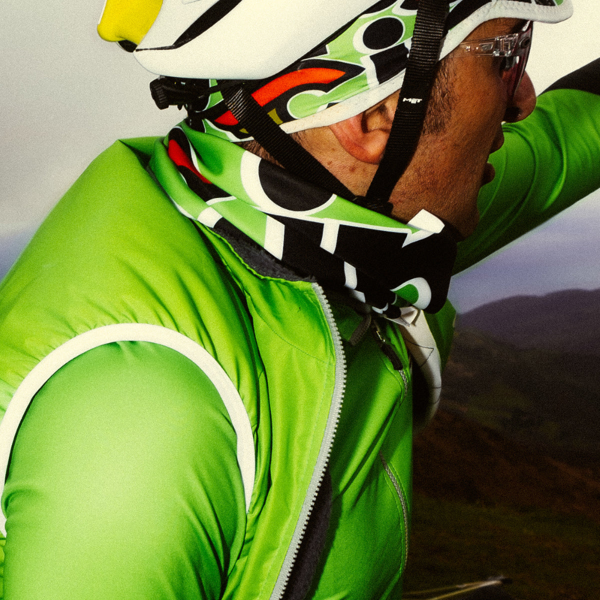 cinelli-tempo-nemo-scaldacollo-invernale-verde-slime image 2