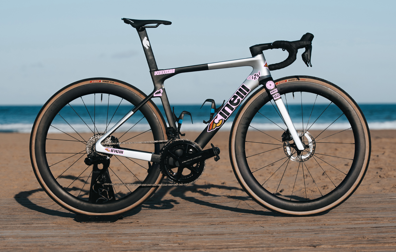 cinelli-pressure-2-bici-strada-aero-carbonio-red-etap-axs-12s image 4