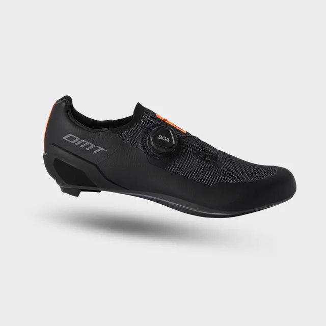 dmt-kr30-scarpe-da-ciclismo-su-strada-full-knit-nero image 1