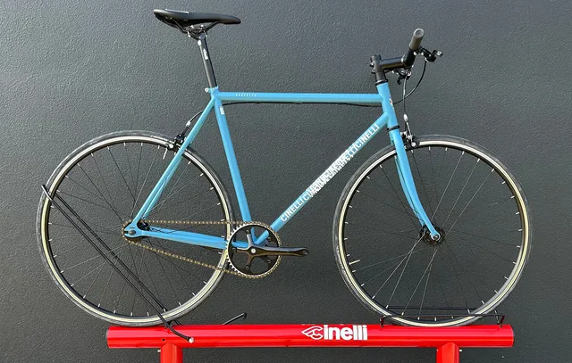 cinelli-gazzetta-track-bici-a-scatto-fisso-urban-telaio-resistente-e-geometria-t image 1
