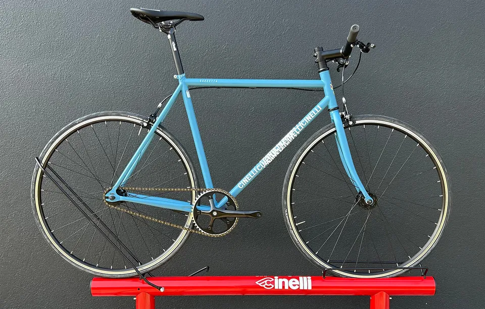cinelli-gazzetta-track-bici-a-scatto-fisso-urban-telaio-resistente-e-geometria-t image 1