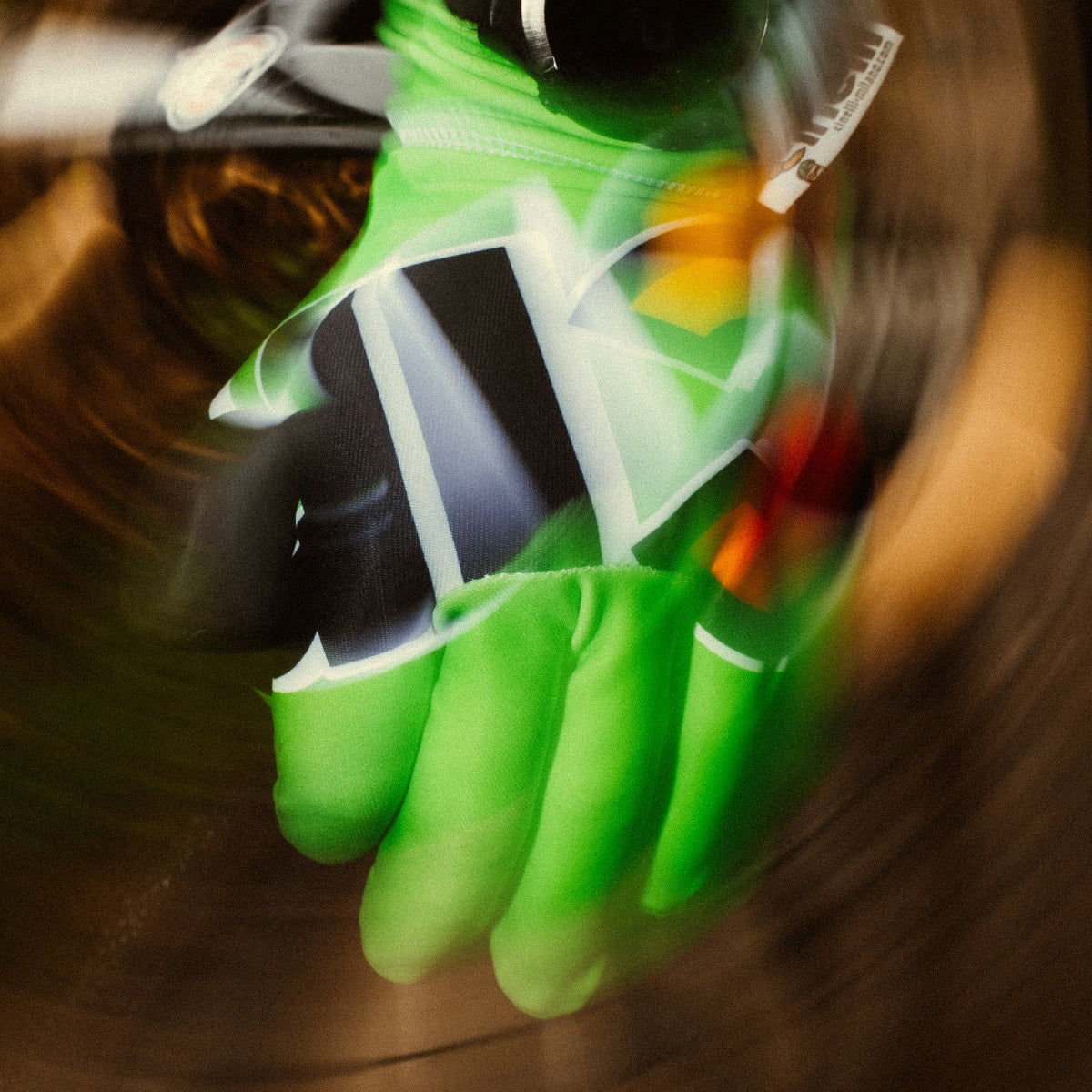 cinelli-tempo-nemo-guanti-invernali-slime-green image 2