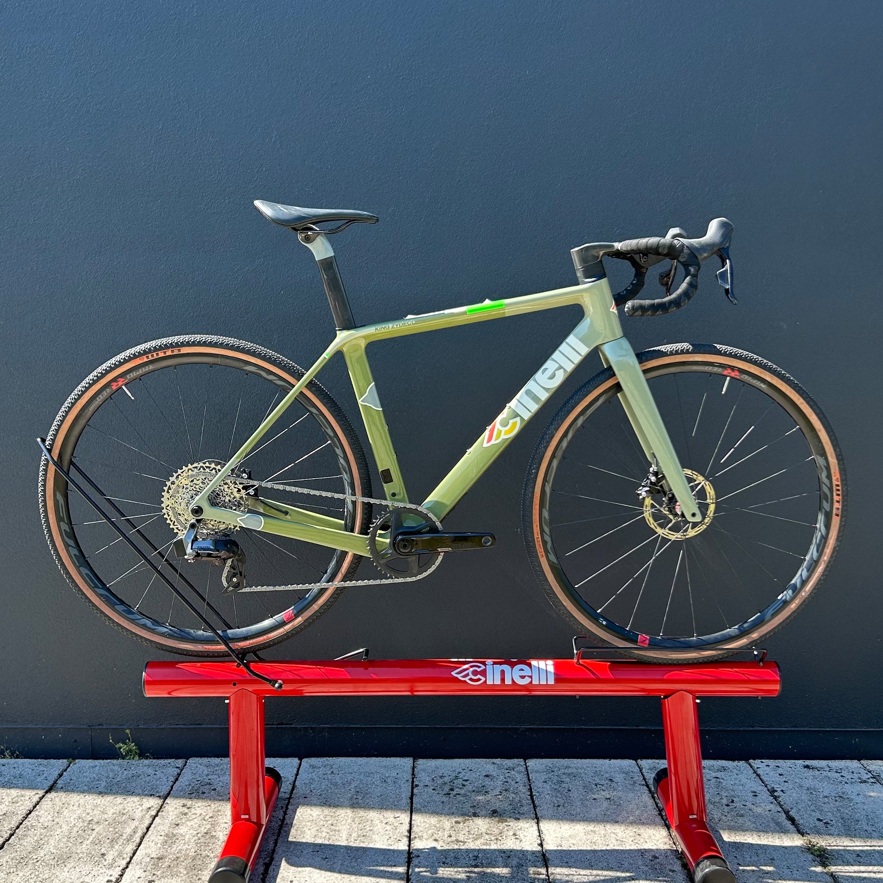 cinelli-king-zydeco-ii-sage-rover-bici-gravel-test-sram-rival-xplr-etap-tg-46s image 1
